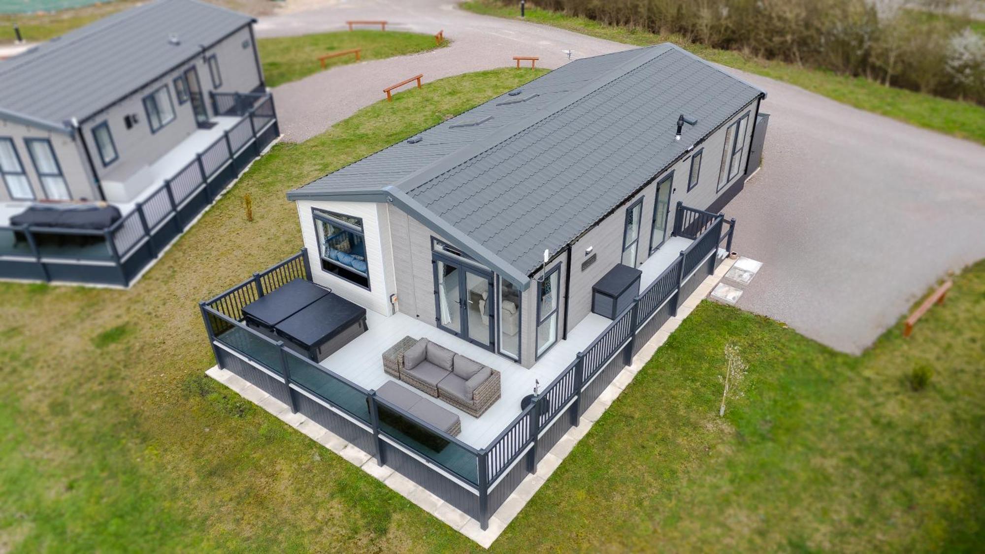 Hotchkin Lodge Woodhall Spa Exterior foto